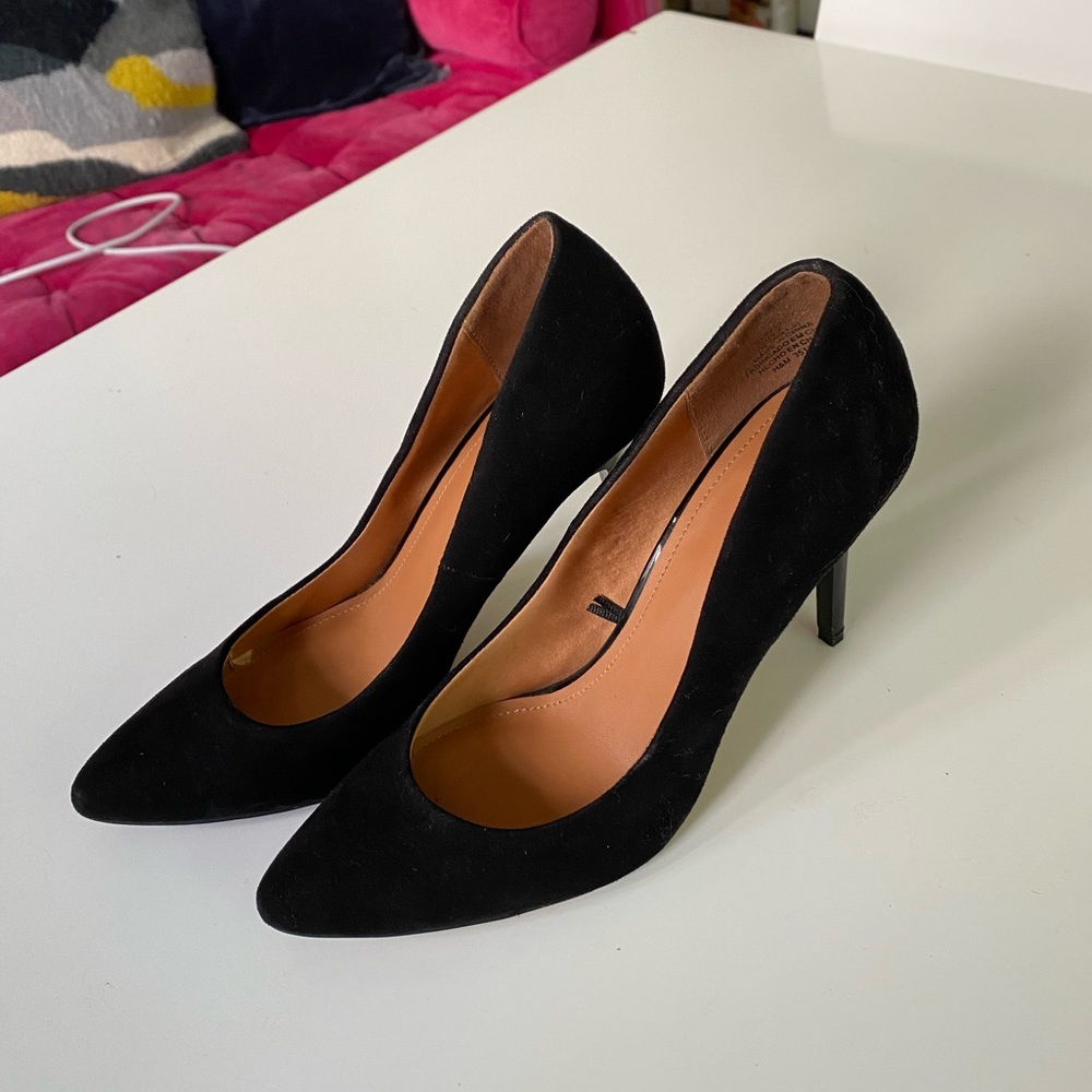 H&M Black Suede 4 Inch Size 7 Heels